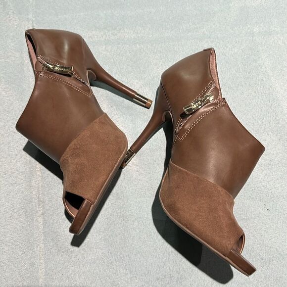 BCBGeneration Ilepsie Peep Toe Heels Size 7.5.  B54 - Picture 12 of 12